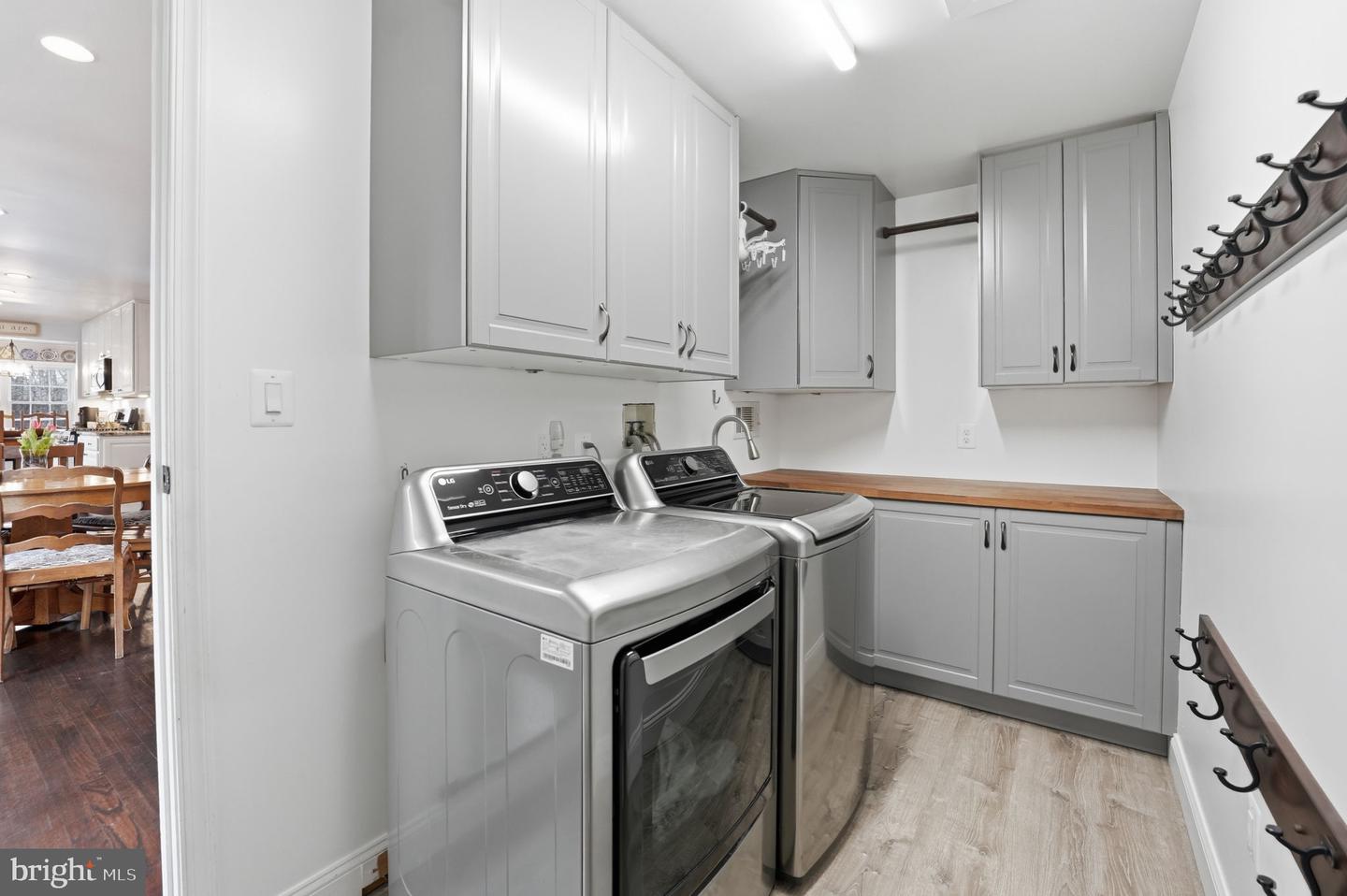 3214 DOMINY CT, OAKTON, Virginia 22124, 5 Bedrooms Bedrooms, ,3 BathroomsBathrooms,Residential,For sale,3214 DOMINY CT,VAFX2292440 MLS # VAFX2292440