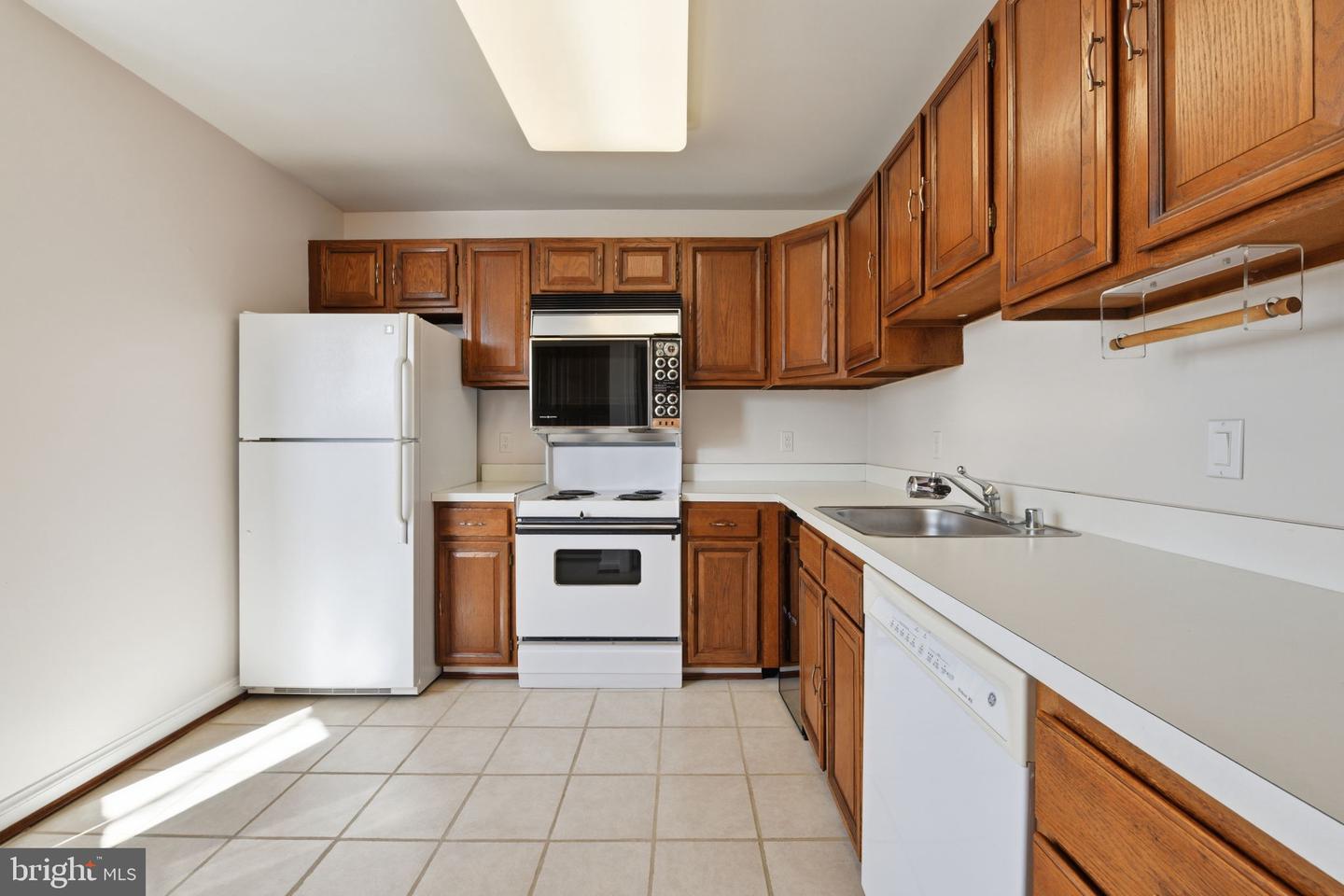 414 3RD ST SE, WASHINGTON, District Of Columbia 20003, 3 Bedrooms Bedrooms, ,3 BathroomsBathrooms,Residential,For sale,414 3RD ST SE,DCDC2247468 MLS # DCDC2247468
