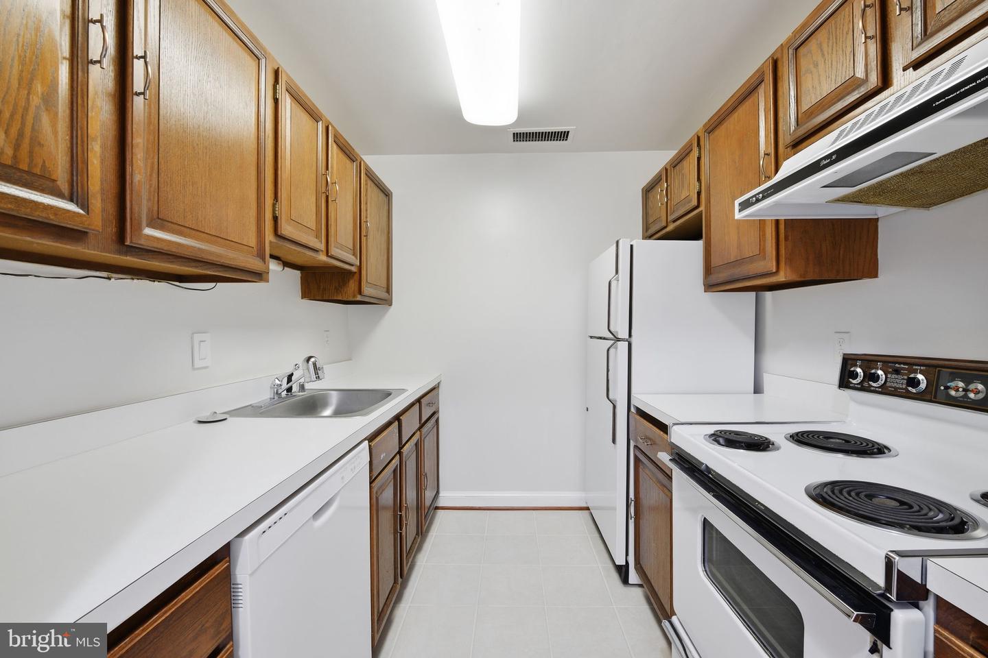 414 3RD ST SE, WASHINGTON, District Of Columbia 20003, 3 Bedrooms Bedrooms, ,3 BathroomsBathrooms,Residential,For sale,414 3RD ST SE,DCDC2247468 MLS # DCDC2247468