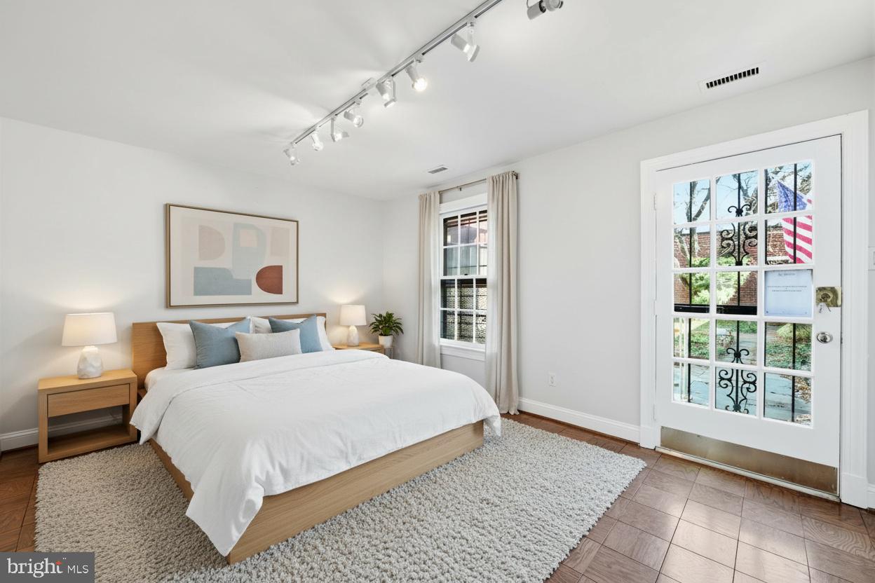 414 3RD ST SE, WASHINGTON, District Of Columbia 20003, 3 Bedrooms Bedrooms, ,3 BathroomsBathrooms,Residential,For sale,414 3RD ST SE,DCDC2247468 MLS # DCDC2247468