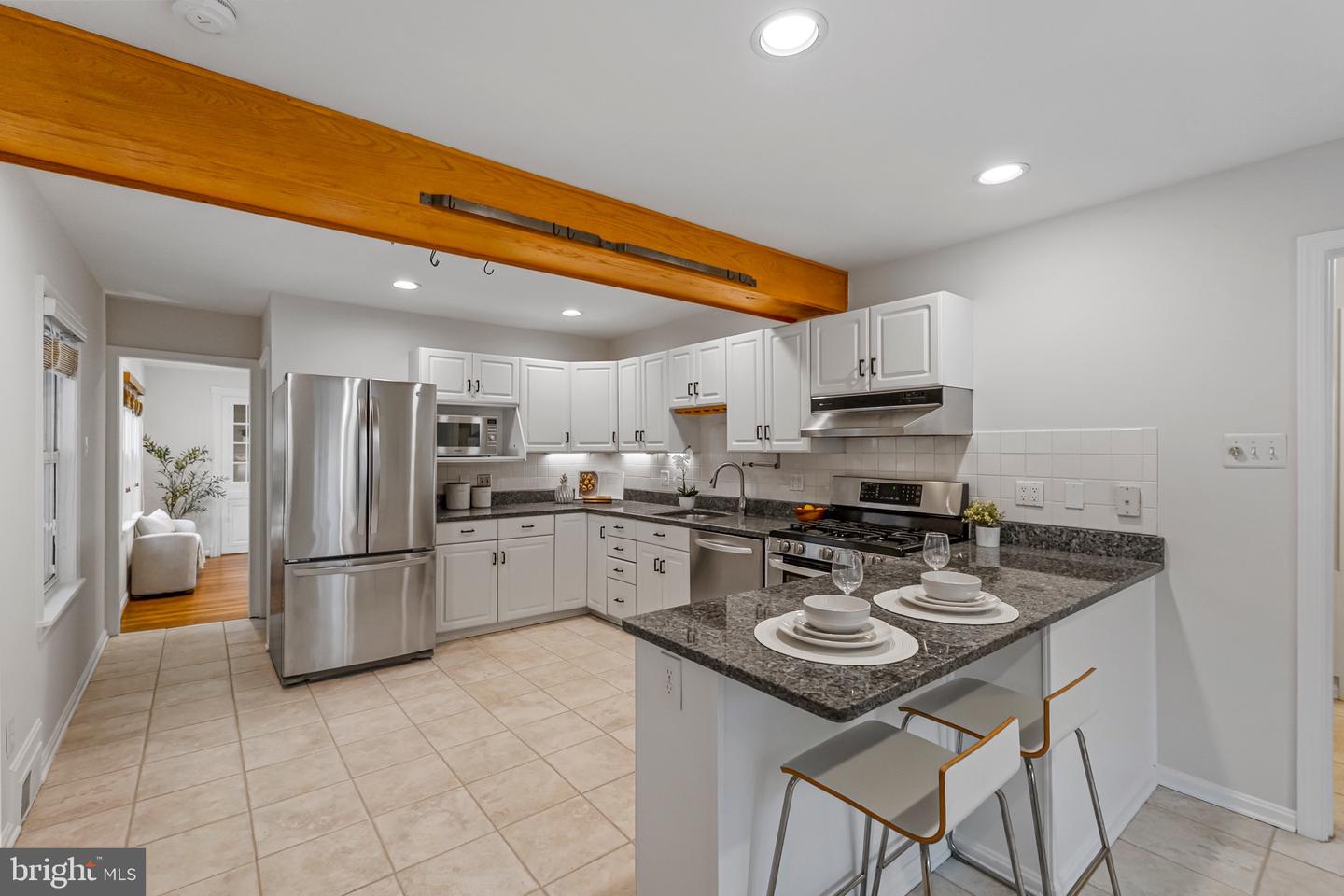 2836 MEADOW LN, FALLS CHURCH, Virginia 22042, 3 Bedrooms Bedrooms, ,3 BathroomsBathrooms,Residential,For sale,2836 MEADOW LN,VAFX2292444 MLS # VAFX2292444