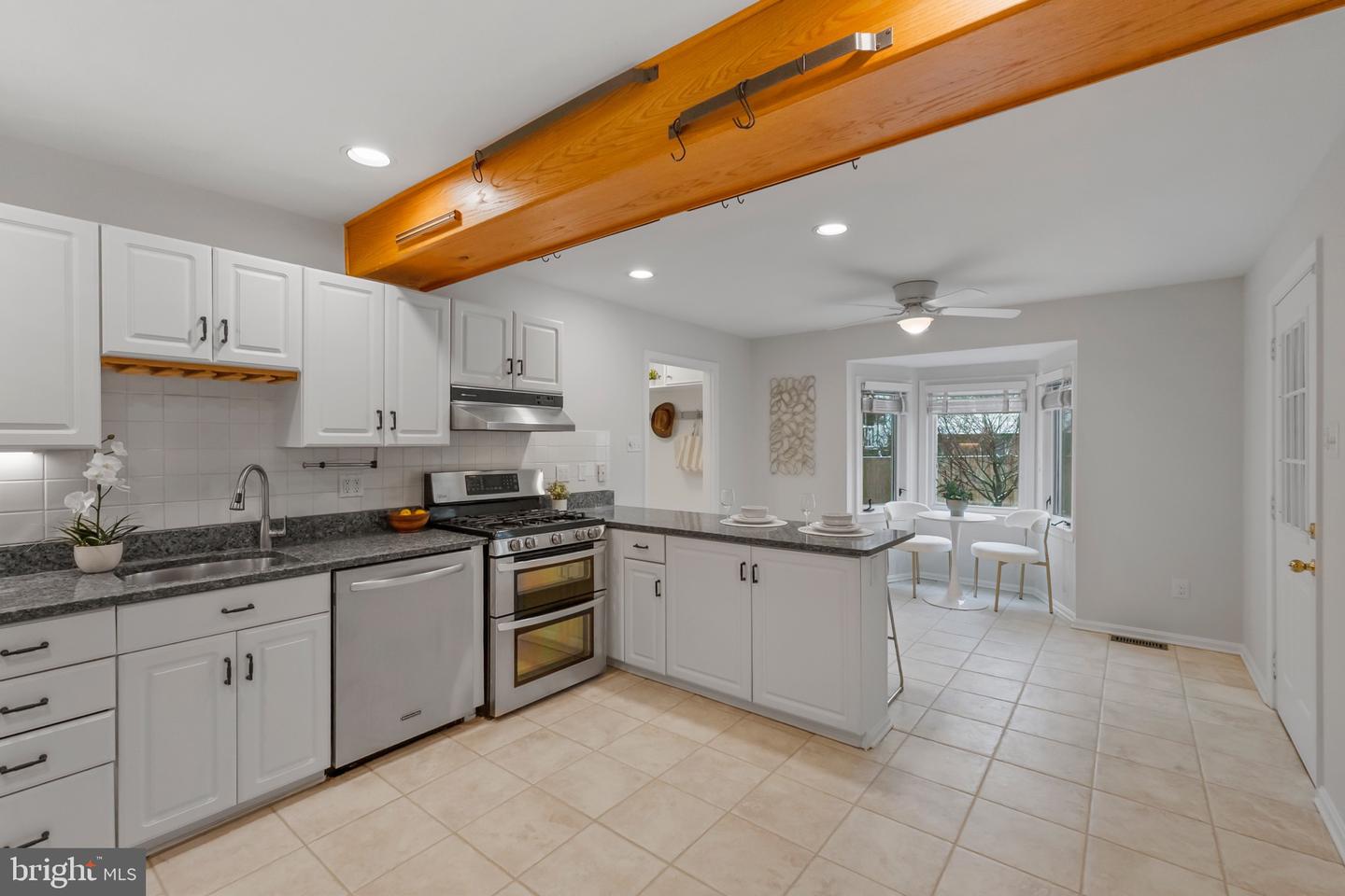 2836 MEADOW LN, FALLS CHURCH, Virginia 22042, 3 Bedrooms Bedrooms, ,3 BathroomsBathrooms,Residential,For sale,2836 MEADOW LN,VAFX2292444 MLS # VAFX2292444