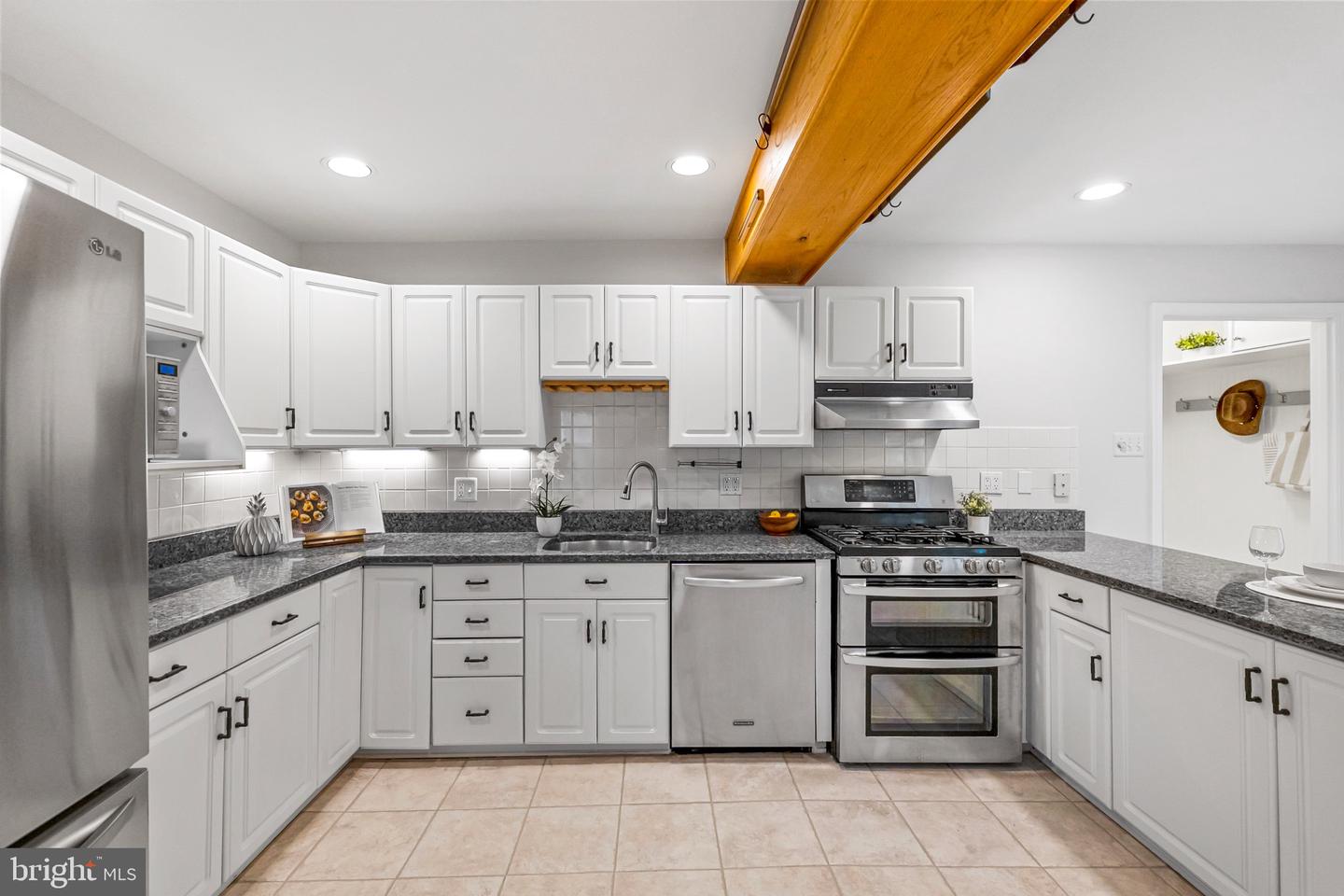 2836 MEADOW LN, FALLS CHURCH, Virginia 22042, 3 Bedrooms Bedrooms, ,3 BathroomsBathrooms,Residential,For sale,2836 MEADOW LN,VAFX2292444 MLS # VAFX2292444