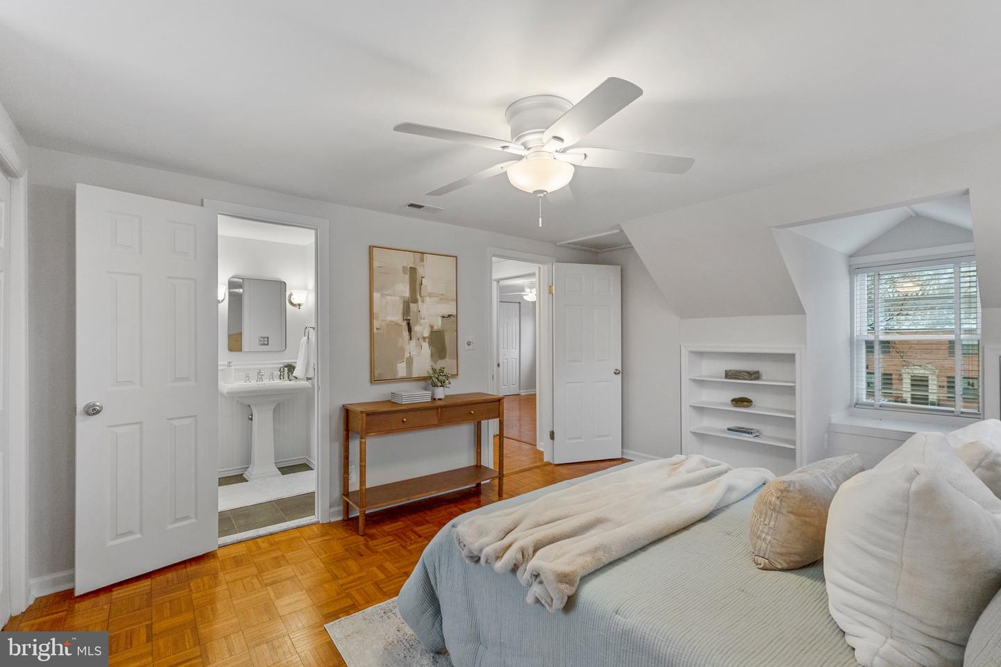 2836 MEADOW LN, FALLS CHURCH, Virginia 22042, 3 Bedrooms Bedrooms, ,3 BathroomsBathrooms,Residential,For sale,2836 MEADOW LN,VAFX2292444 MLS # VAFX2292444