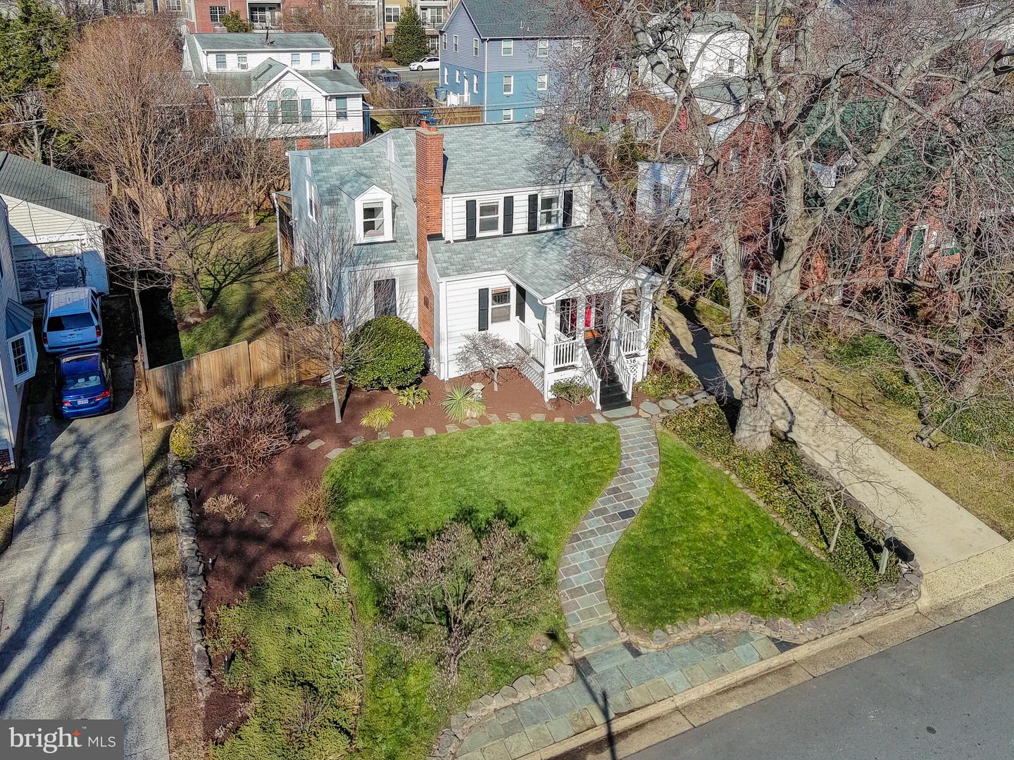 2836 MEADOW LN, FALLS CHURCH, Virginia 22042, 3 Bedrooms Bedrooms, ,3 BathroomsBathrooms,Residential,For sale,2836 MEADOW LN,VAFX2292444 MLS # VAFX2292444