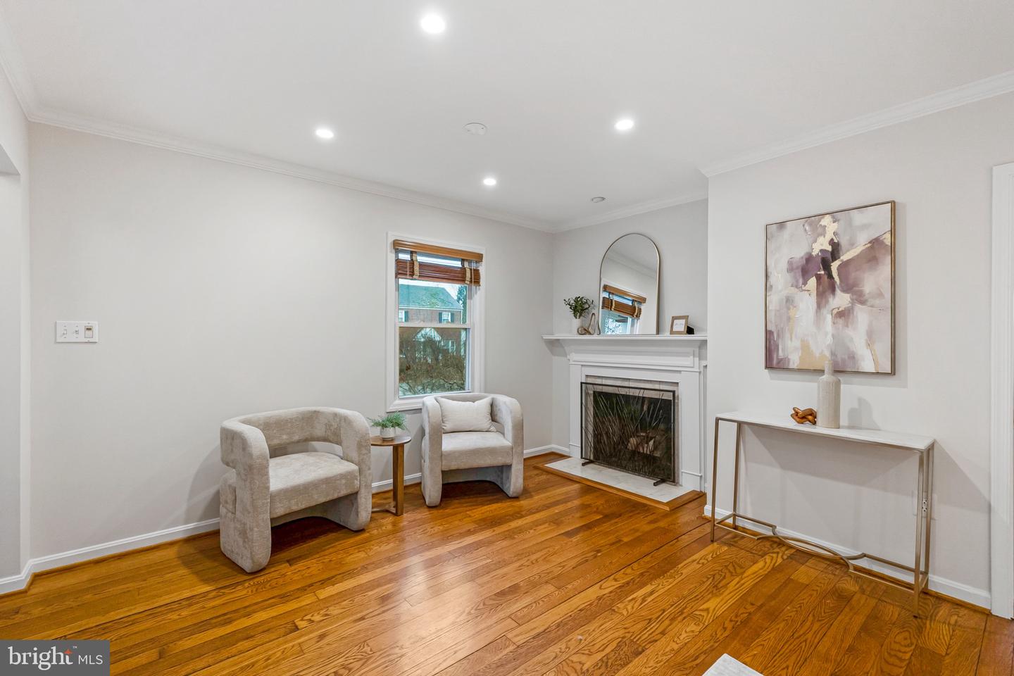 2836 MEADOW LN, FALLS CHURCH, Virginia 22042, 3 Bedrooms Bedrooms, ,3 BathroomsBathrooms,Residential,For sale,2836 MEADOW LN,VAFX2292444 MLS # VAFX2292444