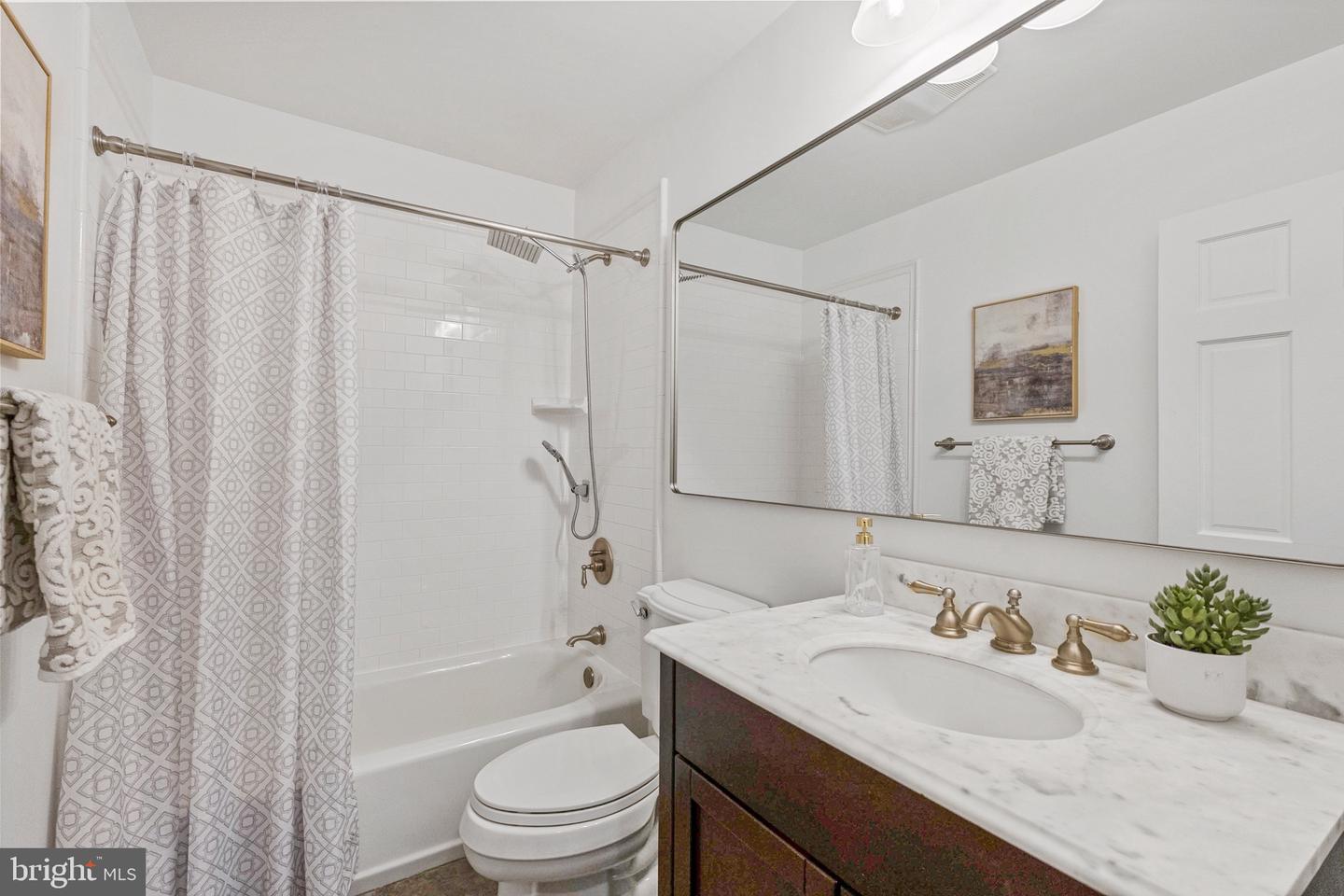 2836 MEADOW LN, FALLS CHURCH, Virginia 22042, 3 Bedrooms Bedrooms, ,3 BathroomsBathrooms,Residential,For sale,2836 MEADOW LN,VAFX2292444 MLS # VAFX2292444