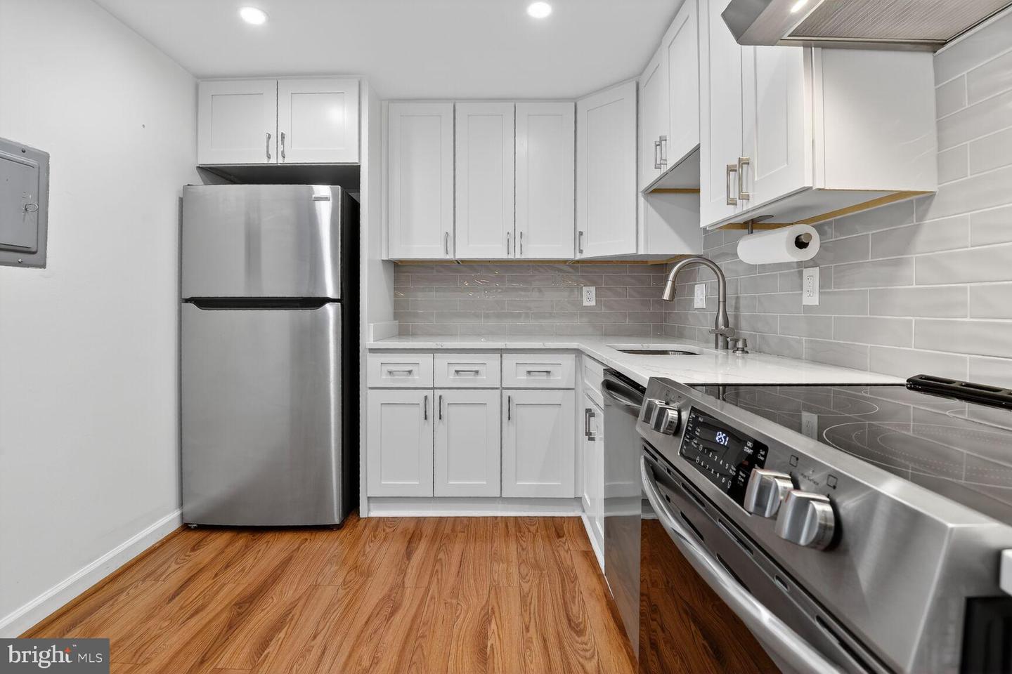 6300 STEVENSON AVE #410, ALEXANDRIA, Virginia 22304, 2 Bedrooms Bedrooms, 4 Rooms Rooms,2 BathroomsBathrooms,Residential,For sale,6300 STEVENSON AVE #410,VAAX2054430 MLS # VAAX2054430