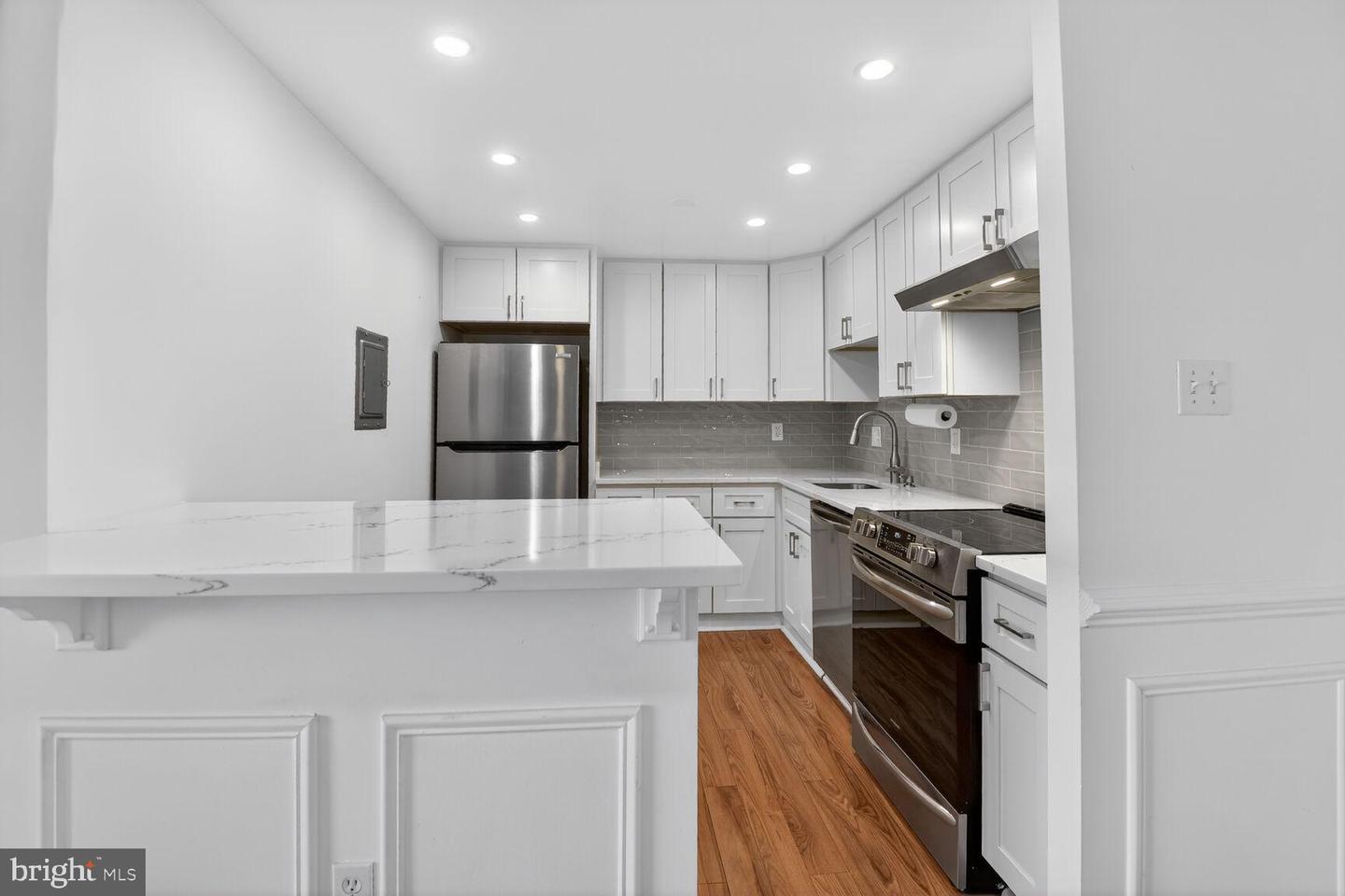 6300 STEVENSON AVE #410, ALEXANDRIA, Virginia 22304, 2 Bedrooms Bedrooms, 4 Rooms Rooms,2 BathroomsBathrooms,Residential,For sale,6300 STEVENSON AVE #410,VAAX2054430 MLS # VAAX2054430