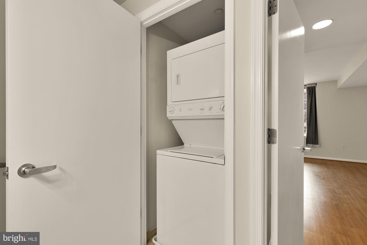 355 I ST SW #621, WASHINGTON, District Of Columbia 20024, 1 Bedroom Bedrooms, ,1 BathroomBathrooms,Residential,For sale,355 I ST SW #621,DCDC2247480 MLS # DCDC2247480 355 I ST SW #621, WASHINGTON, District Of Columbia 20024, 1 Bedroom Bedrooms, ,1 BathroomBathrooms,Residential,For sale,355 I ST SW #621,DCDC2247480 MLS # DCDC2247480