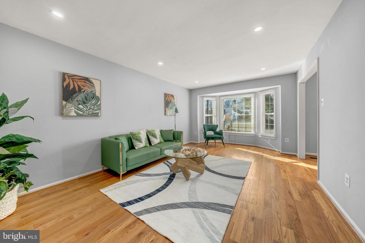 2067 WOODFORD RD, VIENNA, Virginia 22182, 4 Bedrooms Bedrooms, ,4 BathroomsBathrooms,Residential,For sale,2067 WOODFORD RD,VAFX2292484 MLS # VAFX2292484