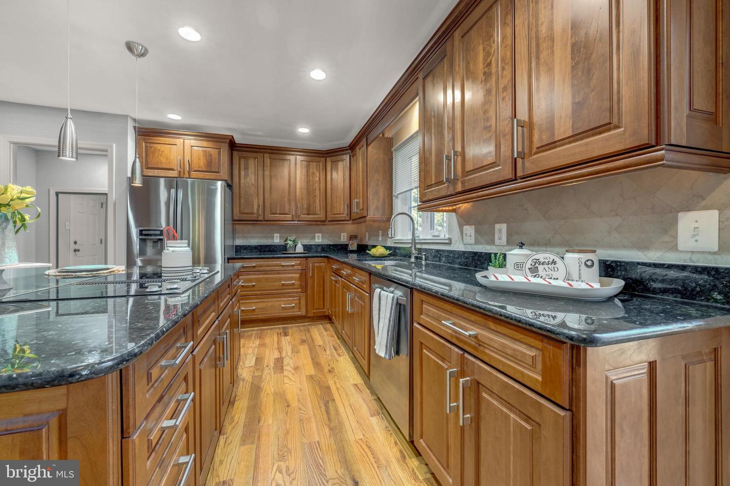 2067 WOODFORD RD, VIENNA, Virginia 22182, 4 Bedrooms Bedrooms, ,4 BathroomsBathrooms,Residential,For sale,2067 WOODFORD RD,VAFX2292484 MLS # VAFX2292484