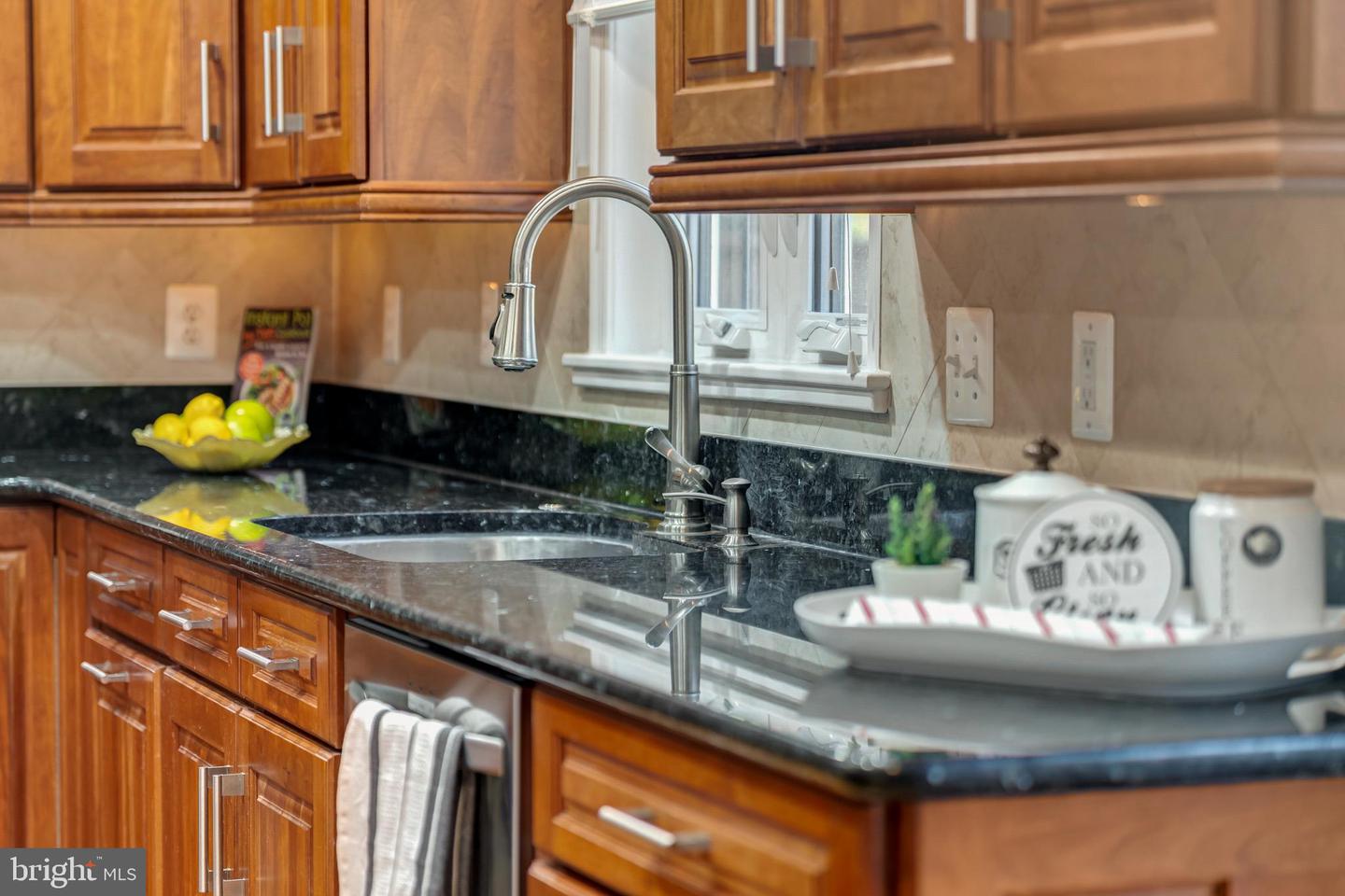 2067 WOODFORD RD, VIENNA, Virginia 22182, 4 Bedrooms Bedrooms, ,4 BathroomsBathrooms,Residential,For sale,2067 WOODFORD RD,VAFX2292484 MLS # VAFX2292484