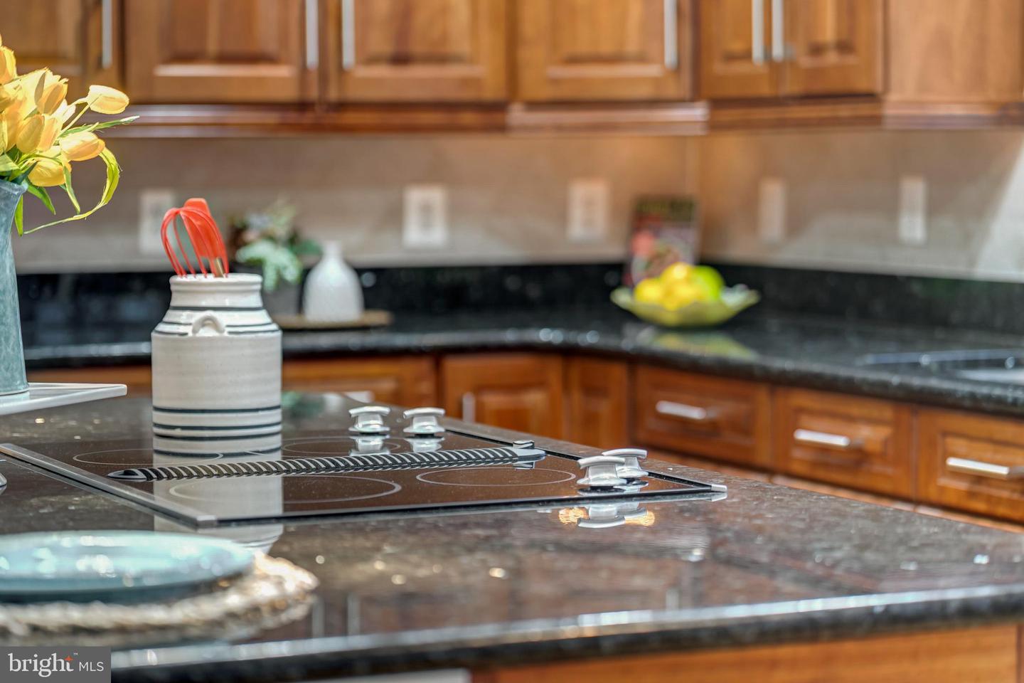 2067 WOODFORD RD, VIENNA, Virginia 22182, 4 Bedrooms Bedrooms, ,4 BathroomsBathrooms,Residential,For sale,2067 WOODFORD RD,VAFX2292484 MLS # VAFX2292484