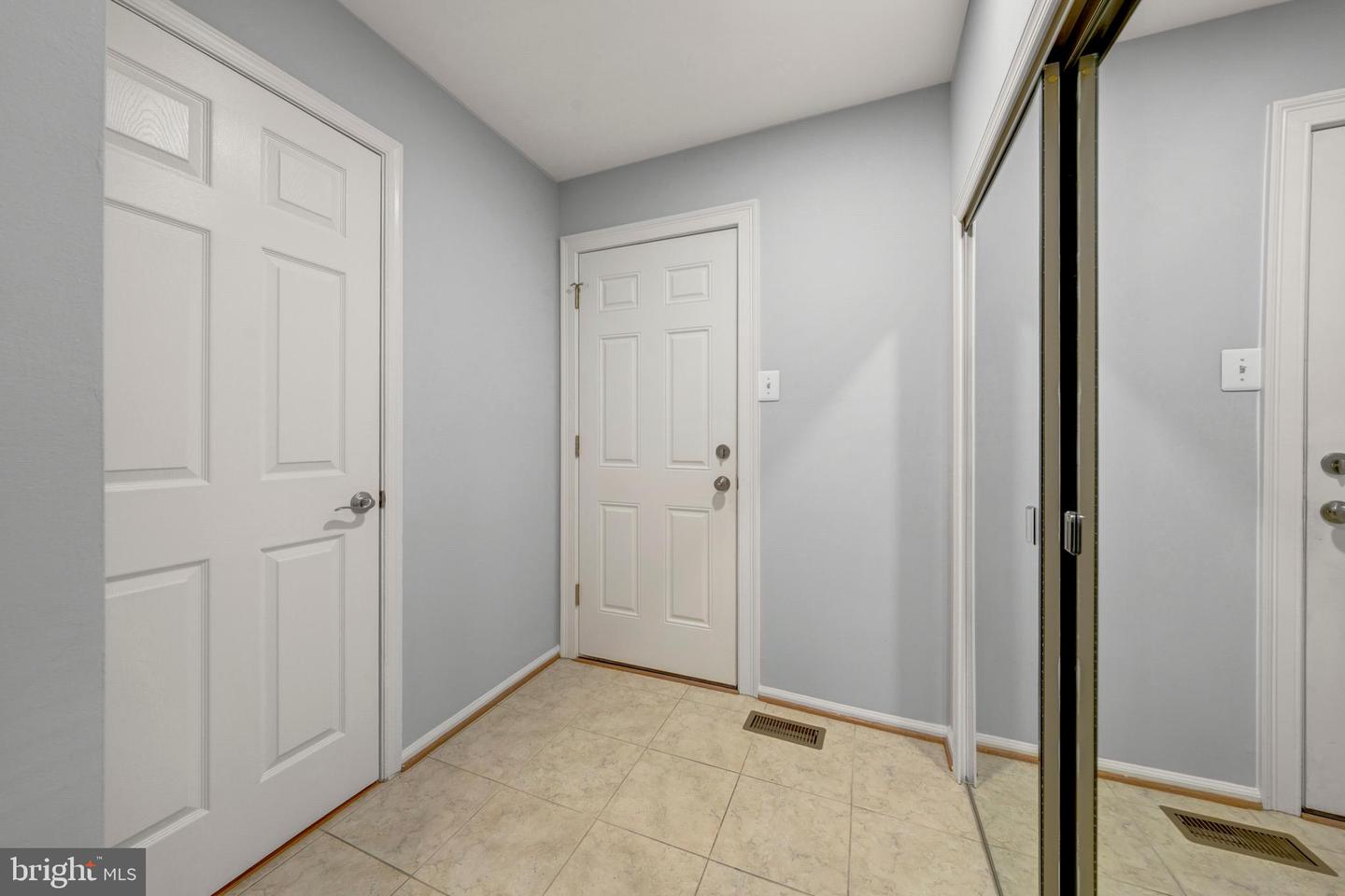 2067 WOODFORD RD, VIENNA, Virginia 22182, 4 Bedrooms Bedrooms, ,4 BathroomsBathrooms,Residential,For sale,2067 WOODFORD RD,VAFX2292484 MLS # VAFX2292484