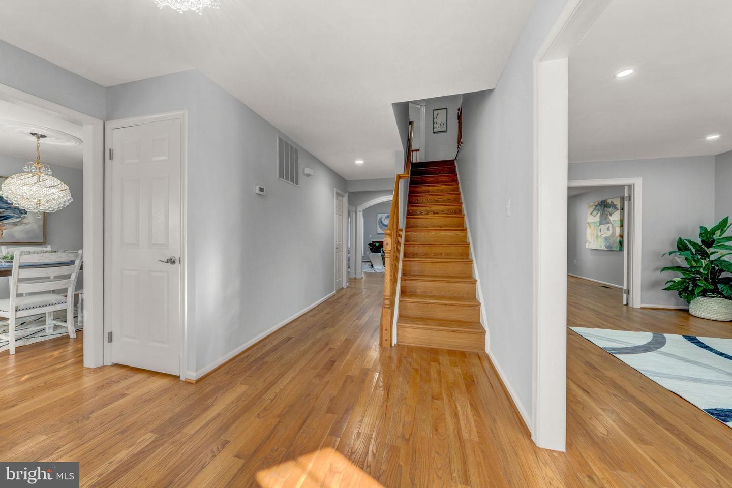 2067 WOODFORD RD, VIENNA, Virginia 22182, 4 Bedrooms Bedrooms, ,4 BathroomsBathrooms,Residential,For sale,2067 WOODFORD RD,VAFX2292484 MLS # VAFX2292484