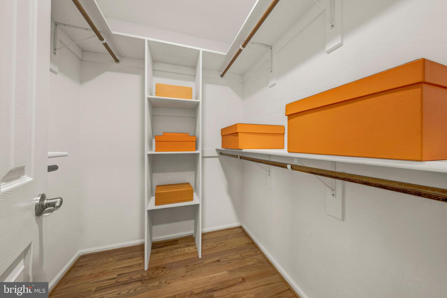 2067 WOODFORD RD, VIENNA, Virginia 22182, 4 Bedrooms Bedrooms, ,4 BathroomsBathrooms,Residential,For sale,2067 WOODFORD RD,VAFX2292484 MLS # VAFX2292484