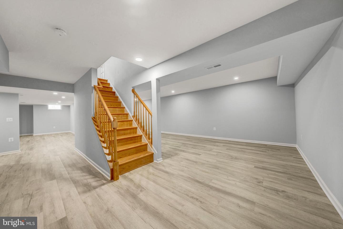 2067 WOODFORD RD, VIENNA, Virginia 22182, 4 Bedrooms Bedrooms, ,4 BathroomsBathrooms,Residential,For sale,2067 WOODFORD RD,VAFX2292484 MLS # VAFX2292484