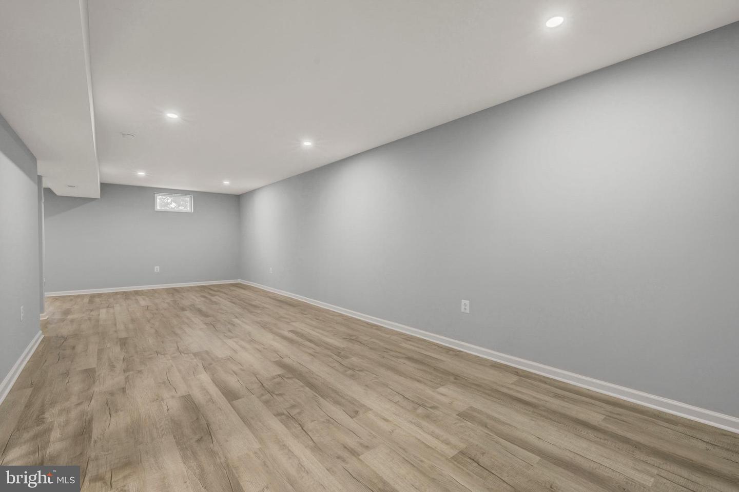 2067 WOODFORD RD, VIENNA, Virginia 22182, 4 Bedrooms Bedrooms, ,4 BathroomsBathrooms,Residential,For sale,2067 WOODFORD RD,VAFX2292484 MLS # VAFX2292484