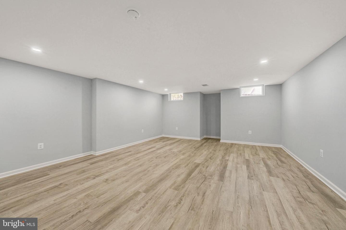 2067 WOODFORD RD, VIENNA, Virginia 22182, 4 Bedrooms Bedrooms, ,4 BathroomsBathrooms,Residential,For sale,2067 WOODFORD RD,VAFX2292484 MLS # VAFX2292484