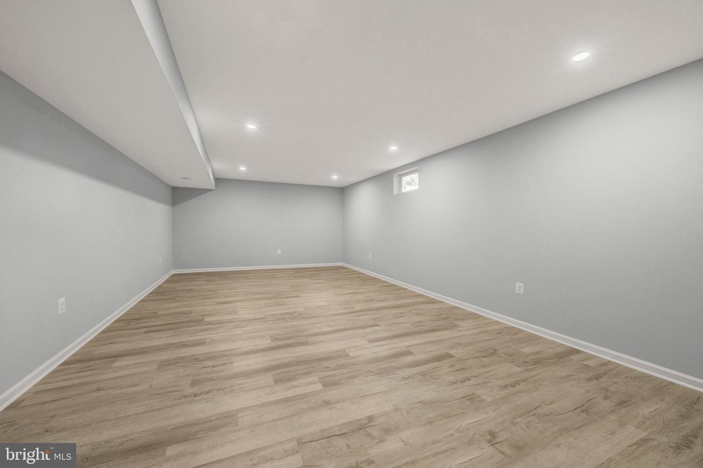 2067 WOODFORD RD, VIENNA, Virginia 22182, 4 Bedrooms Bedrooms, ,4 BathroomsBathrooms,Residential,For sale,2067 WOODFORD RD,VAFX2292484 MLS # VAFX2292484