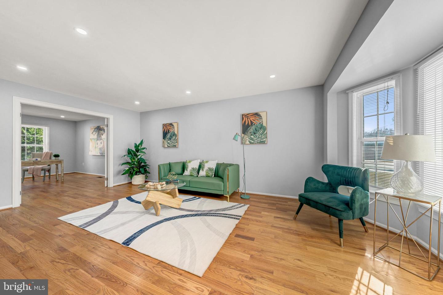 2067 WOODFORD RD, VIENNA, Virginia 22182, 4 Bedrooms Bedrooms, ,4 BathroomsBathrooms,Residential,For sale,2067 WOODFORD RD,VAFX2292484 MLS # VAFX2292484