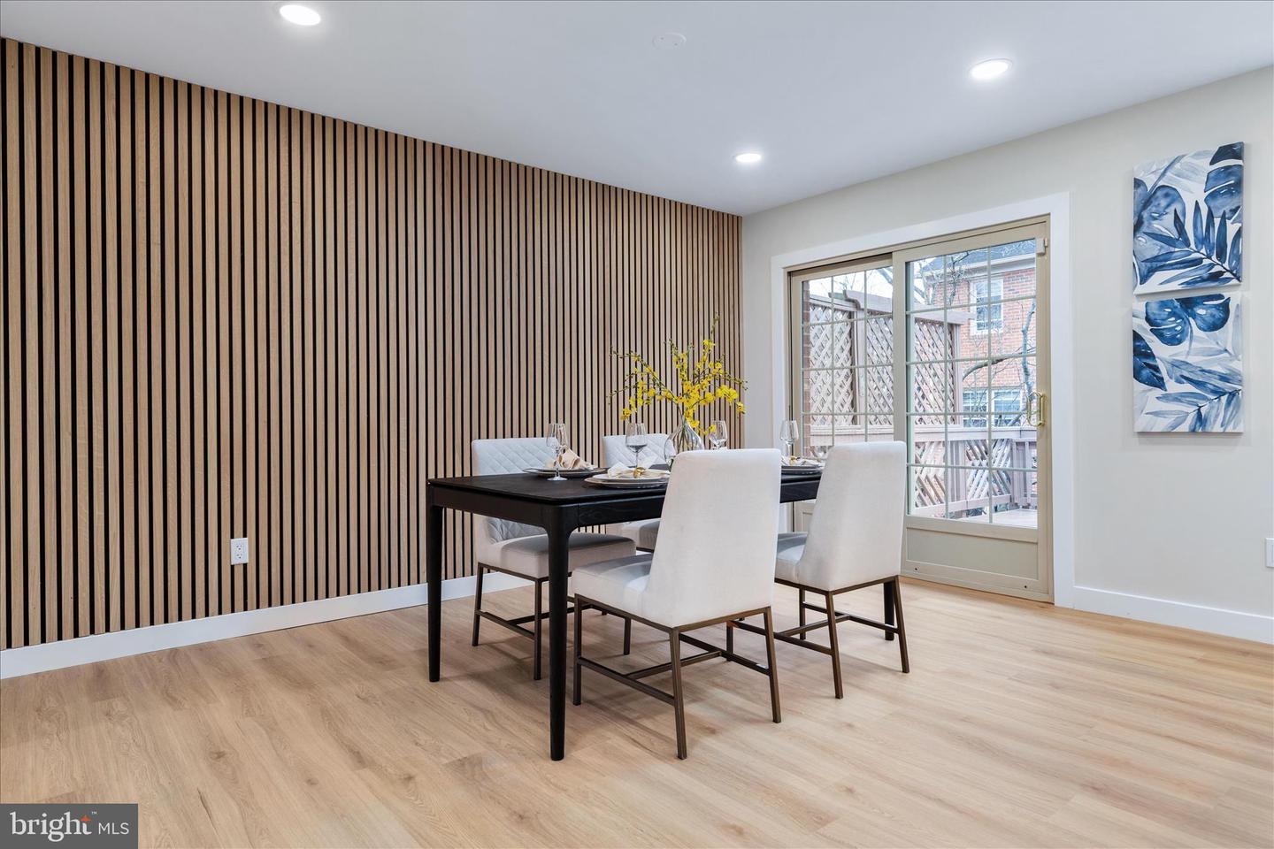 10147 OAKWOOD CHASE CT, OAKTON, Virginia 22124, 4 Bedrooms Bedrooms, ,3 BathroomsBathrooms,Residential,For sale,10147 OAKWOOD CHASE CT,VAFX2292572 MLS # VAFX2292572