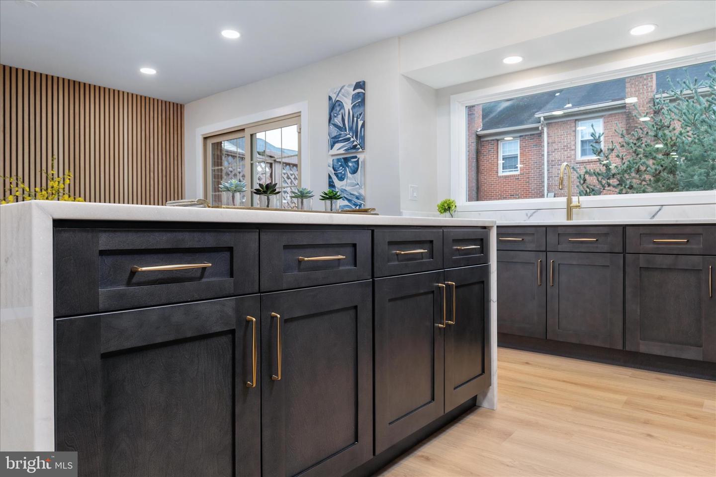 10147 OAKWOOD CHASE CT, OAKTON, Virginia 22124, 4 Bedrooms Bedrooms, ,3 BathroomsBathrooms,Residential,For sale,10147 OAKWOOD CHASE CT,VAFX2292572 MLS # VAFX2292572