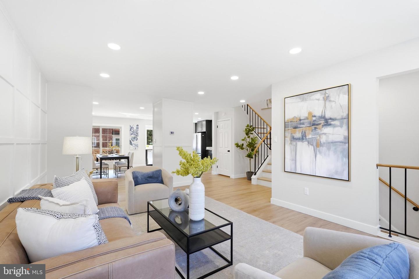 10147 OAKWOOD CHASE CT, OAKTON, Virginia 22124, 4 Bedrooms Bedrooms, ,3 BathroomsBathrooms,Residential,For sale,10147 OAKWOOD CHASE CT,VAFX2292572 MLS # VAFX2292572