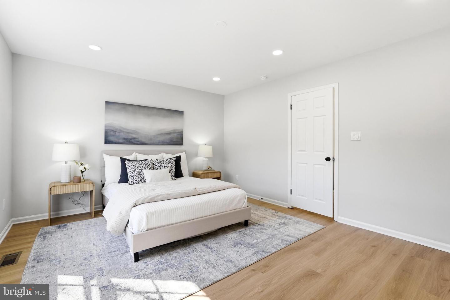 10147 OAKWOOD CHASE CT, OAKTON, Virginia 22124, 4 Bedrooms Bedrooms, ,3 BathroomsBathrooms,Residential,For sale,10147 OAKWOOD CHASE CT,VAFX2292572 MLS # VAFX2292572