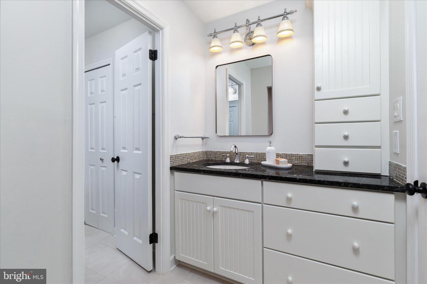 10147 OAKWOOD CHASE CT, OAKTON, Virginia 22124, 4 Bedrooms Bedrooms, ,3 BathroomsBathrooms,Residential,For sale,10147 OAKWOOD CHASE CT,VAFX2292572 MLS # VAFX2292572