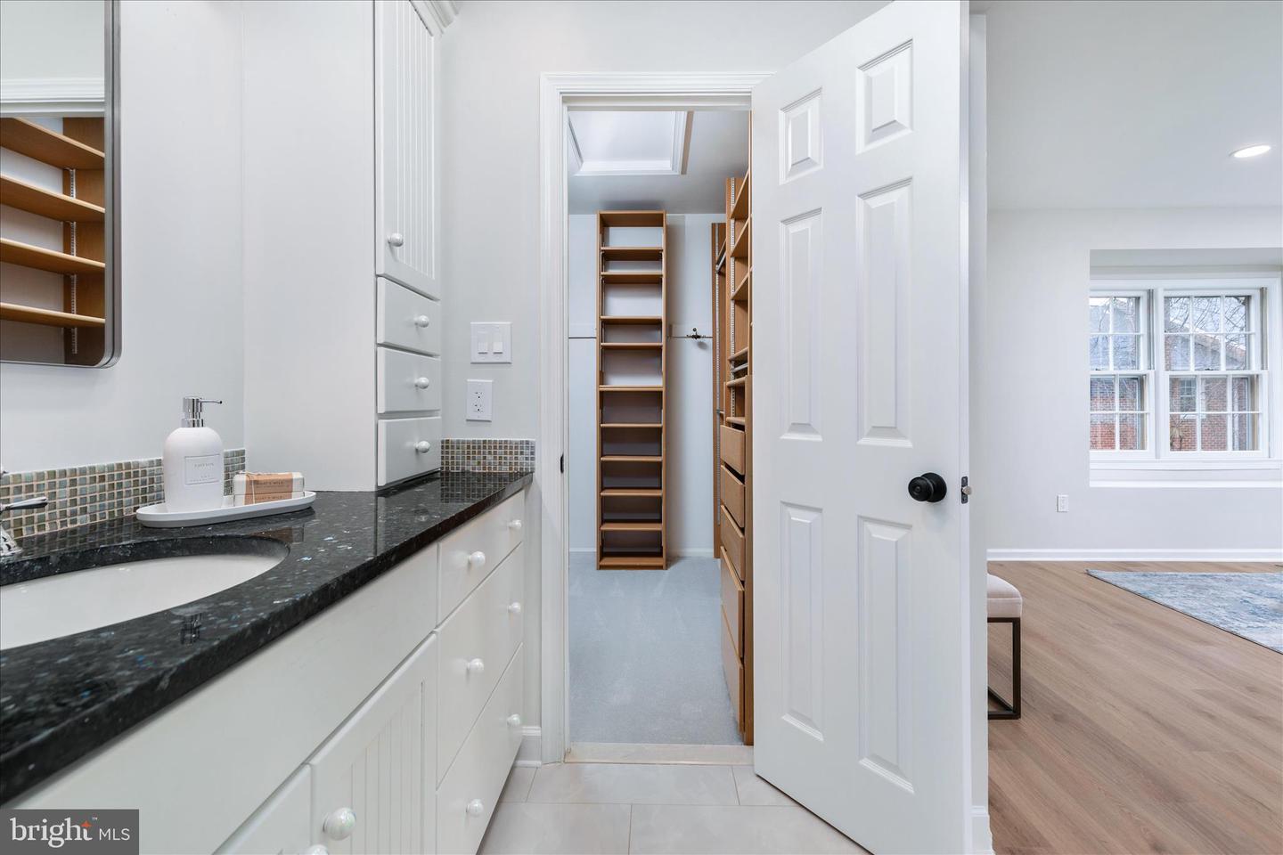 10147 OAKWOOD CHASE CT, OAKTON, Virginia 22124, 4 Bedrooms Bedrooms, ,3 BathroomsBathrooms,Residential,For sale,10147 OAKWOOD CHASE CT,VAFX2292572 MLS # VAFX2292572