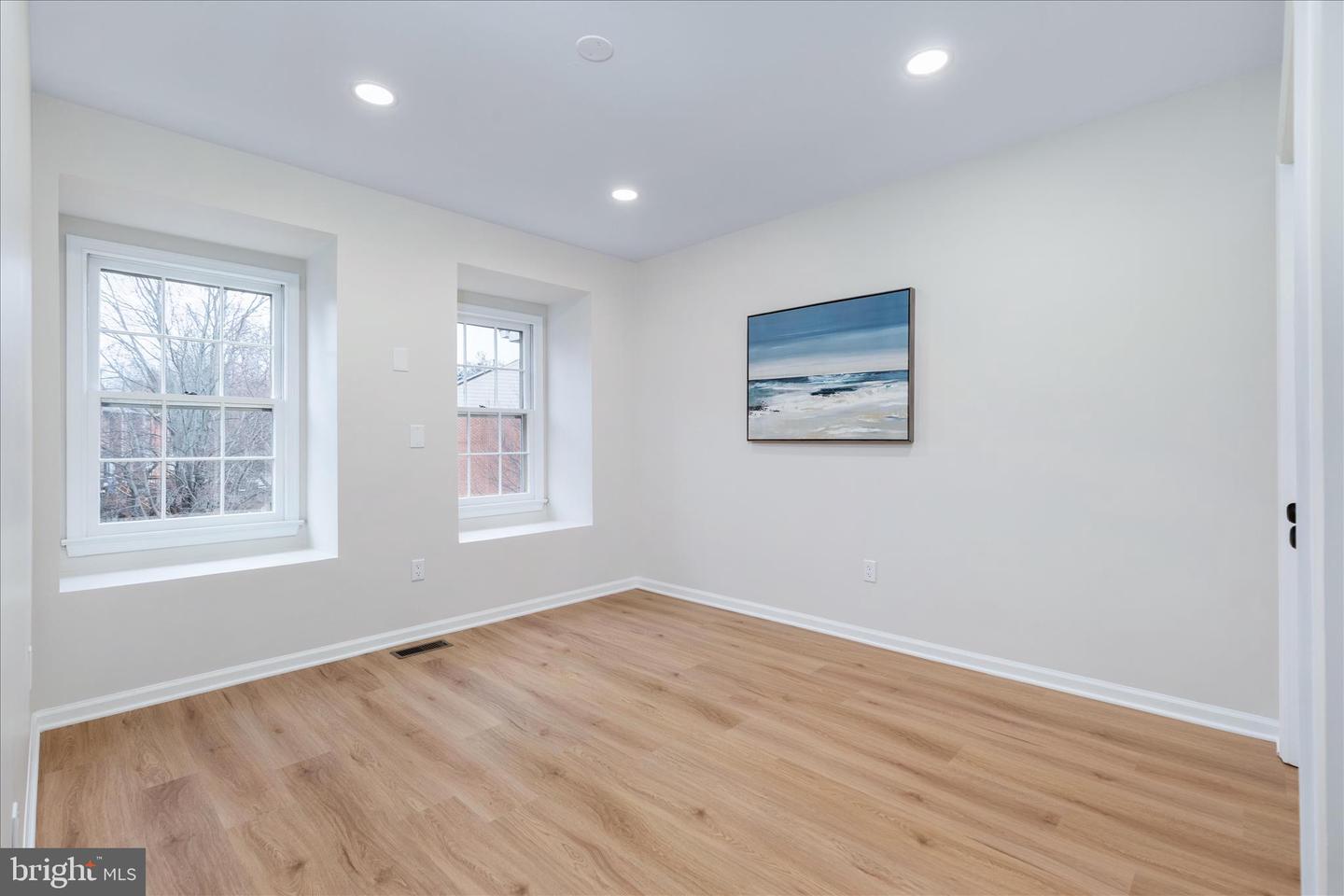 10147 OAKWOOD CHASE CT, OAKTON, Virginia 22124, 4 Bedrooms Bedrooms, ,3 BathroomsBathrooms,Residential,For sale,10147 OAKWOOD CHASE CT,VAFX2292572 MLS # VAFX2292572