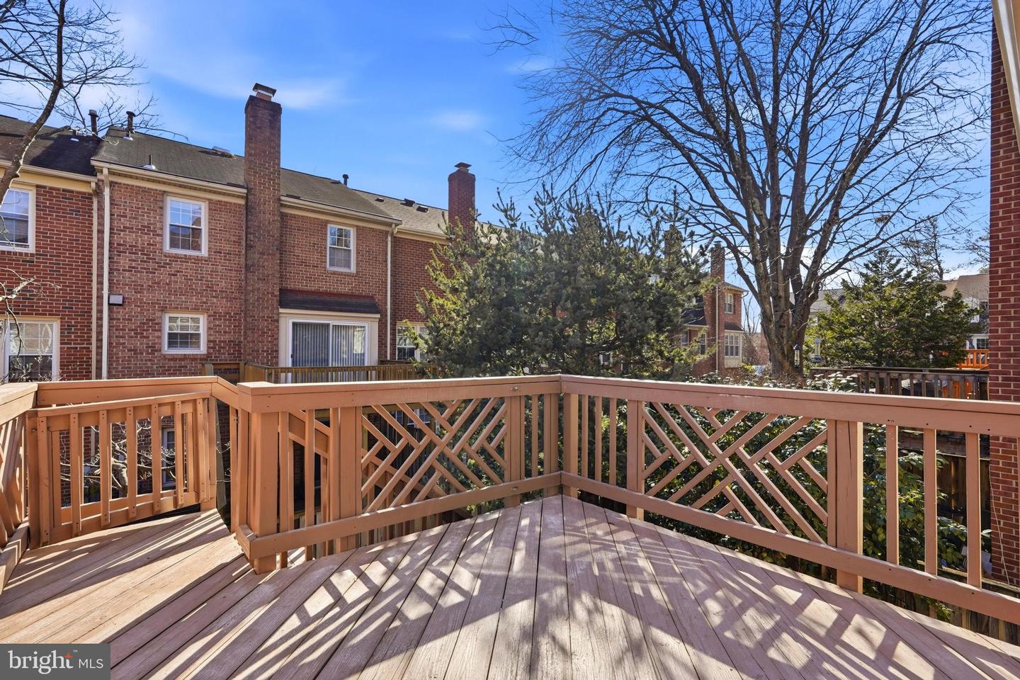 10147 OAKWOOD CHASE CT, OAKTON, Virginia 22124, 4 Bedrooms Bedrooms, ,3 BathroomsBathrooms,Residential,For sale,10147 OAKWOOD CHASE CT,VAFX2292572 MLS # VAFX2292572