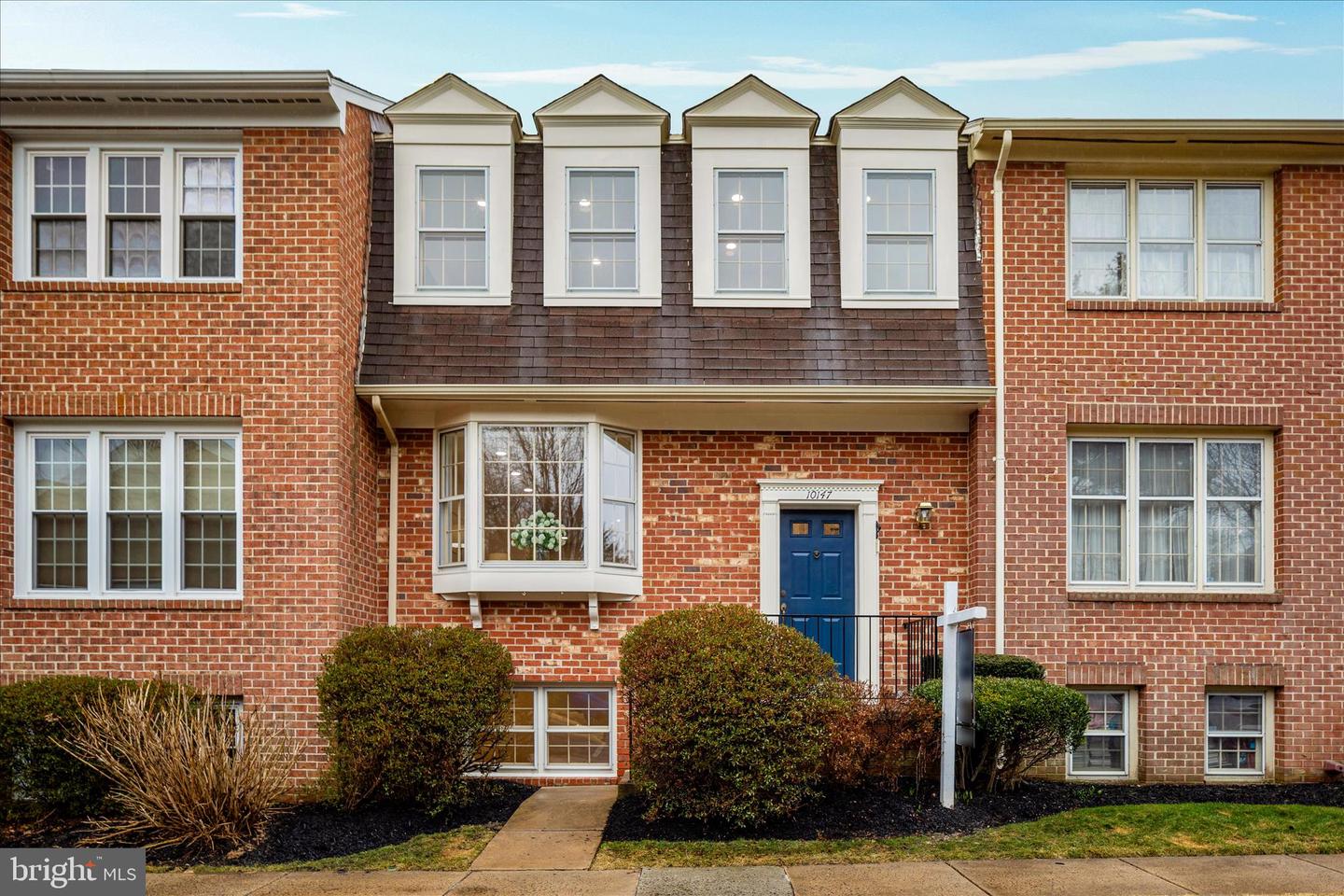 10147 OAKWOOD CHASE CT, OAKTON, Virginia 22124, 4 Bedrooms Bedrooms, ,3 BathroomsBathrooms,Residential,For sale,10147 OAKWOOD CHASE CT,VAFX2292572 MLS # VAFX2292572