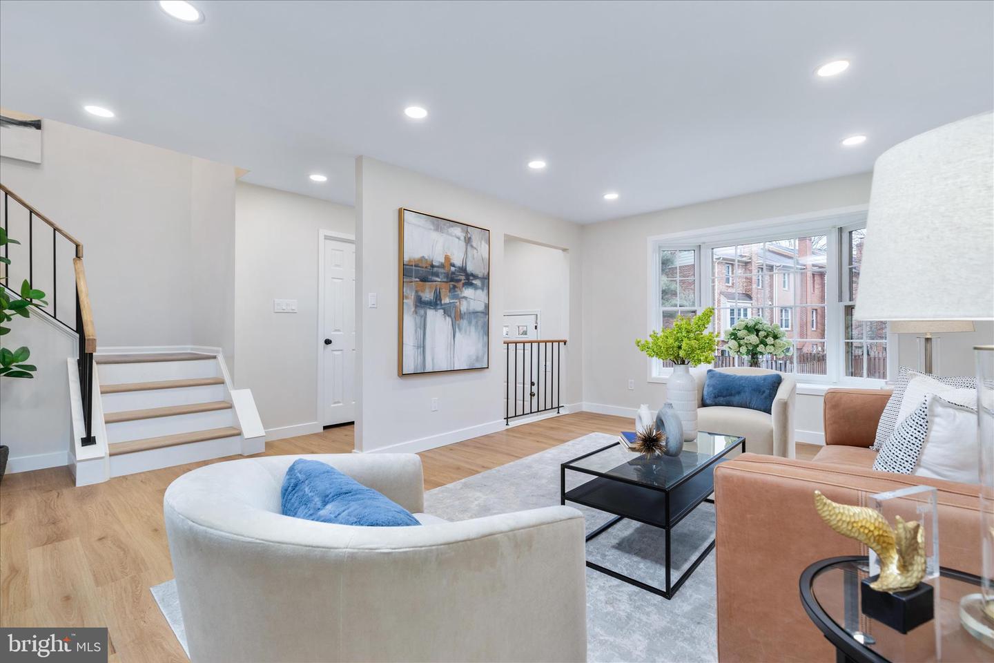 10147 OAKWOOD CHASE CT, OAKTON, Virginia 22124, 4 Bedrooms Bedrooms, ,3 BathroomsBathrooms,Residential,For sale,10147 OAKWOOD CHASE CT,VAFX2292572 MLS # VAFX2292572