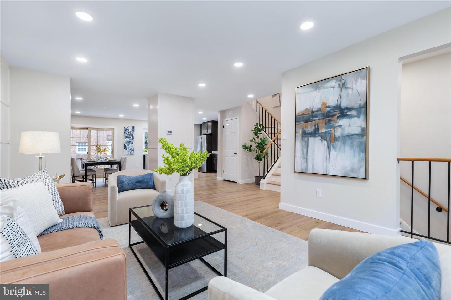 10147 OAKWOOD CHASE CT, OAKTON, Virginia 22124, 4 Bedrooms Bedrooms, ,3 BathroomsBathrooms,Residential,For sale,10147 OAKWOOD CHASE CT,VAFX2292572 MLS # VAFX2292572