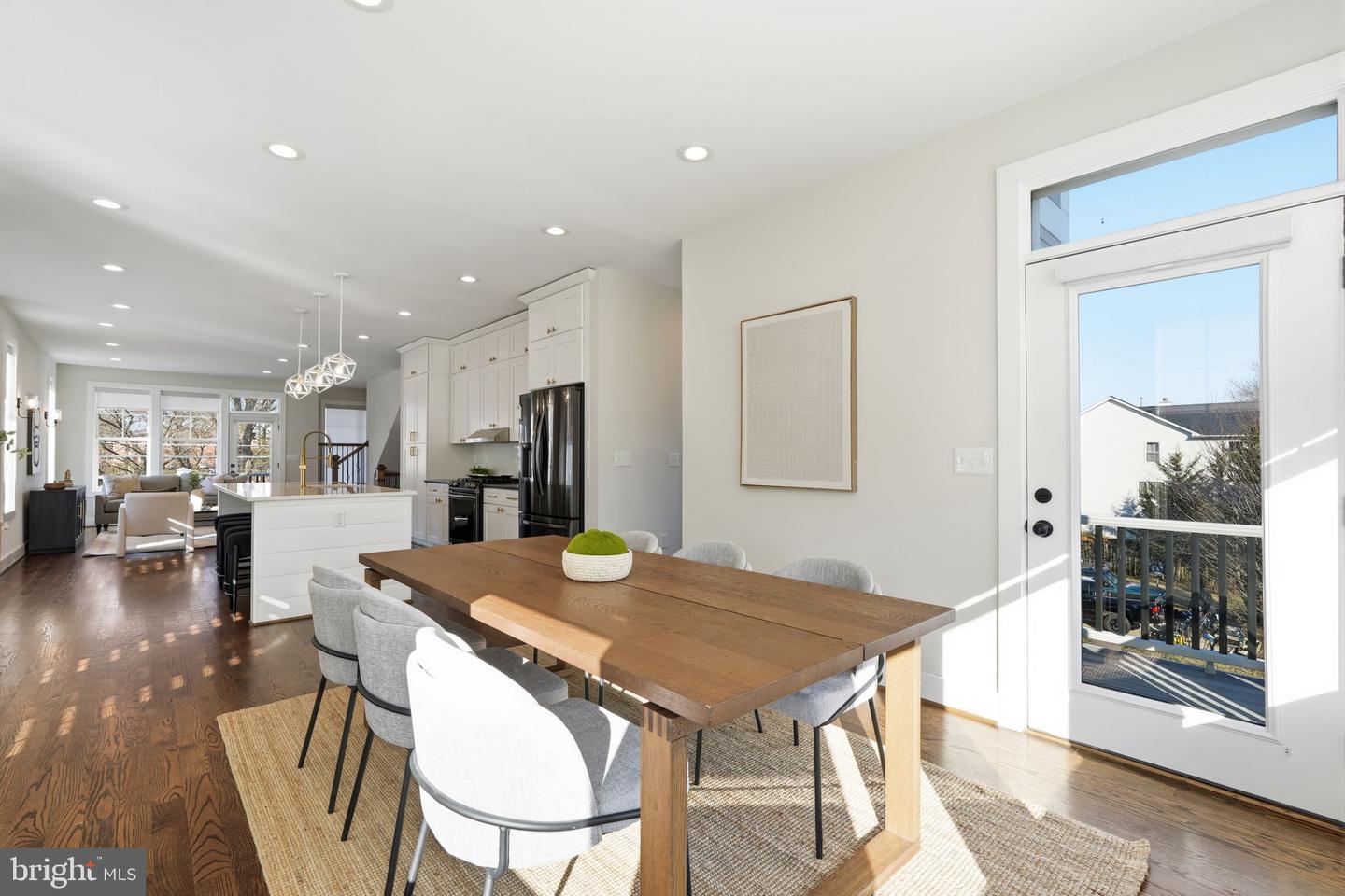 3207 MEMORIAL ST, ALEXANDRIA, Virginia 22306, 3 Bedrooms Bedrooms, ,2 BathroomsBathrooms,Residential,For sale,3207 MEMORIAL ST,VAFX2292574 MLS # VAFX2292574