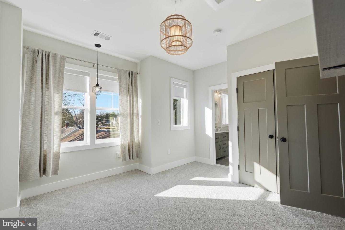 3207 MEMORIAL ST, ALEXANDRIA, Virginia 22306, 3 Bedrooms Bedrooms, ,2 BathroomsBathrooms,Residential,For sale,3207 MEMORIAL ST,VAFX2292574 MLS # VAFX2292574