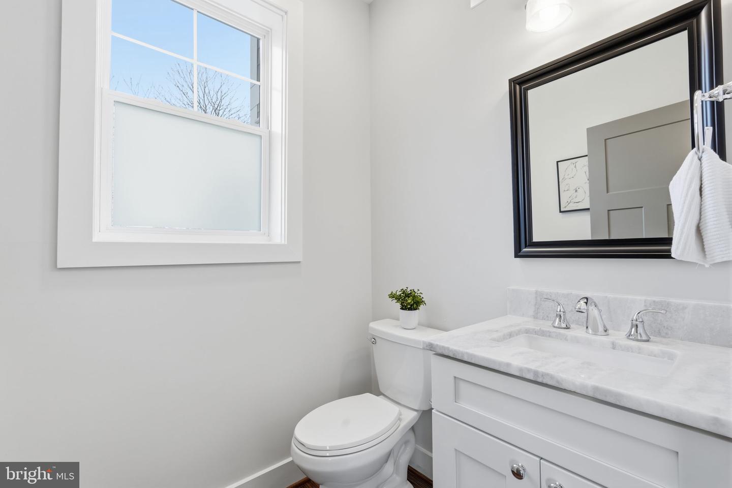 3207 MEMORIAL ST, ALEXANDRIA, Virginia 22306, 3 Bedrooms Bedrooms, ,2 BathroomsBathrooms,Residential,For sale,3207 MEMORIAL ST,VAFX2292574 MLS # VAFX2292574