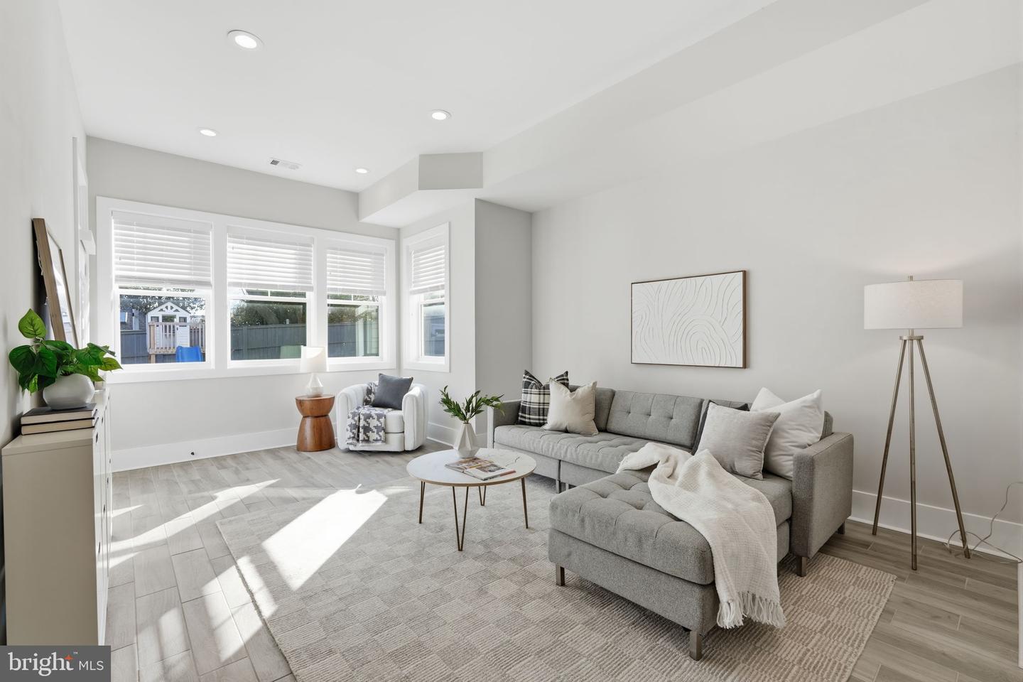 3207 MEMORIAL ST, ALEXANDRIA, Virginia 22306, 3 Bedrooms Bedrooms, ,2 BathroomsBathrooms,Residential,For sale,3207 MEMORIAL ST,VAFX2292574 MLS # VAFX2292574