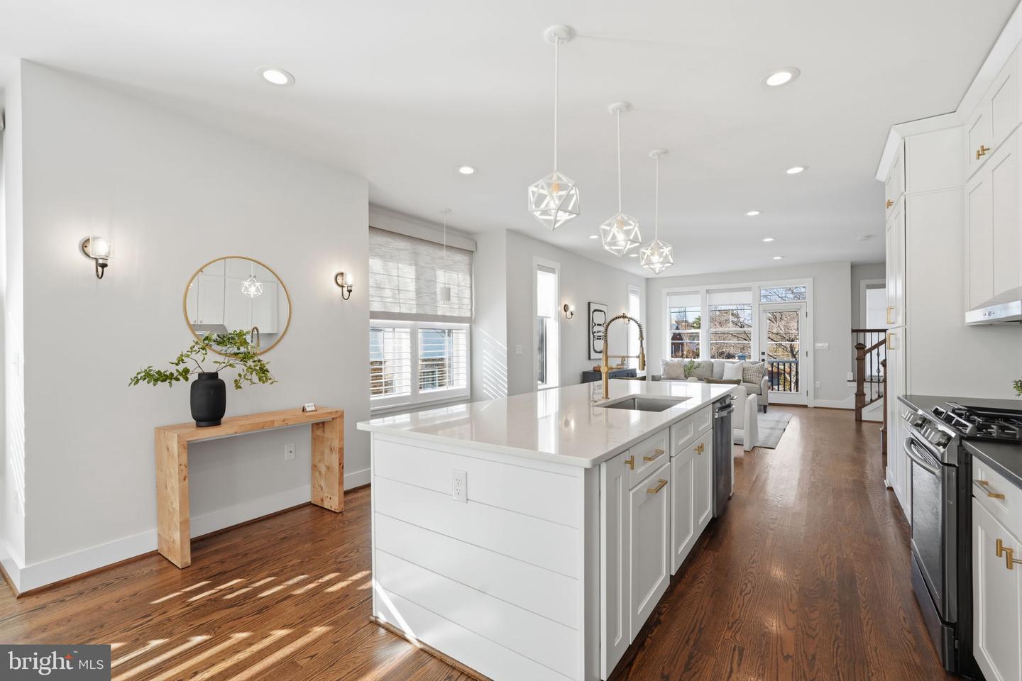 3207 MEMORIAL ST, ALEXANDRIA, Virginia 22306, 3 Bedrooms Bedrooms, ,2 BathroomsBathrooms,Residential,For sale,3207 MEMORIAL ST,VAFX2292574 MLS # VAFX2292574