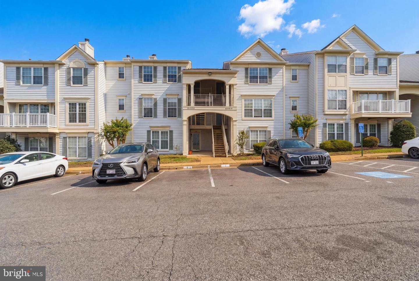 8206-B CROSSBROOK CT #201, LORTON, Virginia 22079, 2 Bedrooms Bedrooms, ,1 BathroomBathrooms,Residential,For sale,8206-B CROSSBROOK CT #201,VAFX2292578 MLS # VAFX2292578