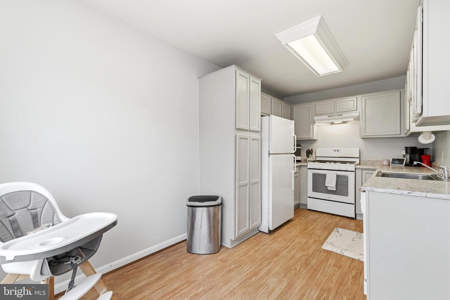 8206-B CROSSBROOK CT #201, LORTON, Virginia 22079, 2 Bedrooms Bedrooms, ,1 BathroomBathrooms,Residential,For sale,8206-B CROSSBROOK CT #201,VAFX2292578 MLS # VAFX2292578