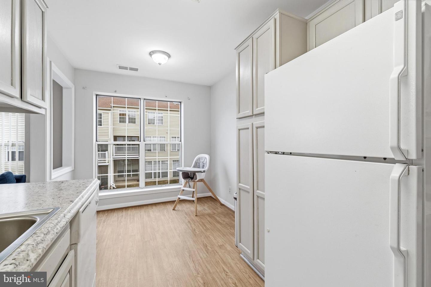 8206-B CROSSBROOK CT #201, LORTON, Virginia 22079, 2 Bedrooms Bedrooms, ,1 BathroomBathrooms,Residential,For sale,8206-B CROSSBROOK CT #201,VAFX2292578 MLS # VAFX2292578