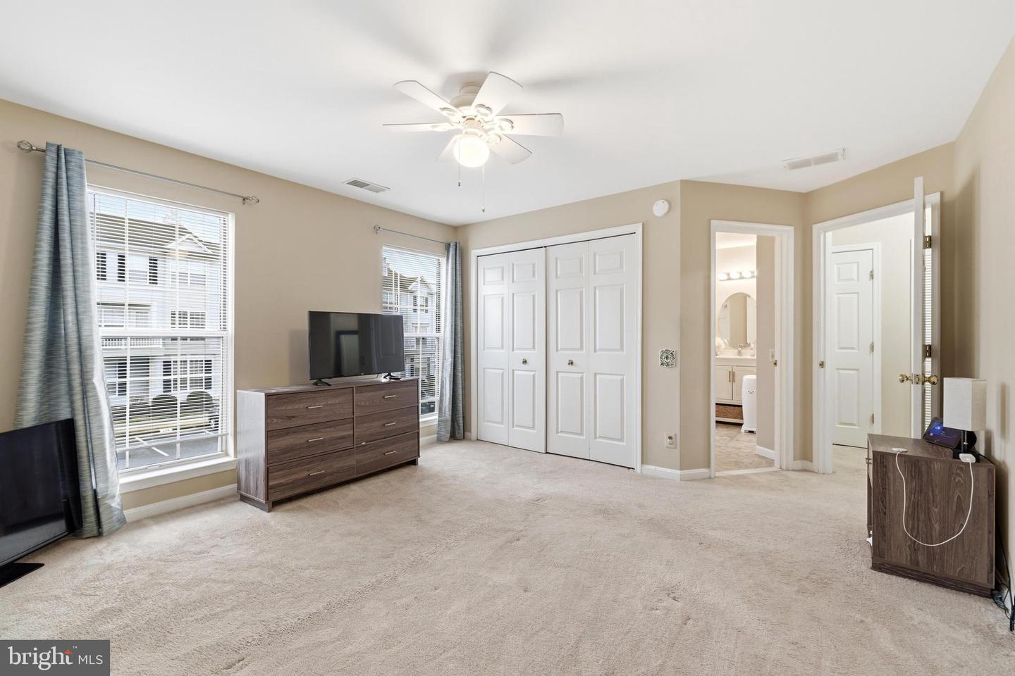 8206-B CROSSBROOK CT #201, LORTON, Virginia 22079, 2 Bedrooms Bedrooms, ,1 BathroomBathrooms,Residential,For sale,8206-B CROSSBROOK CT #201,VAFX2292578 MLS # VAFX2292578