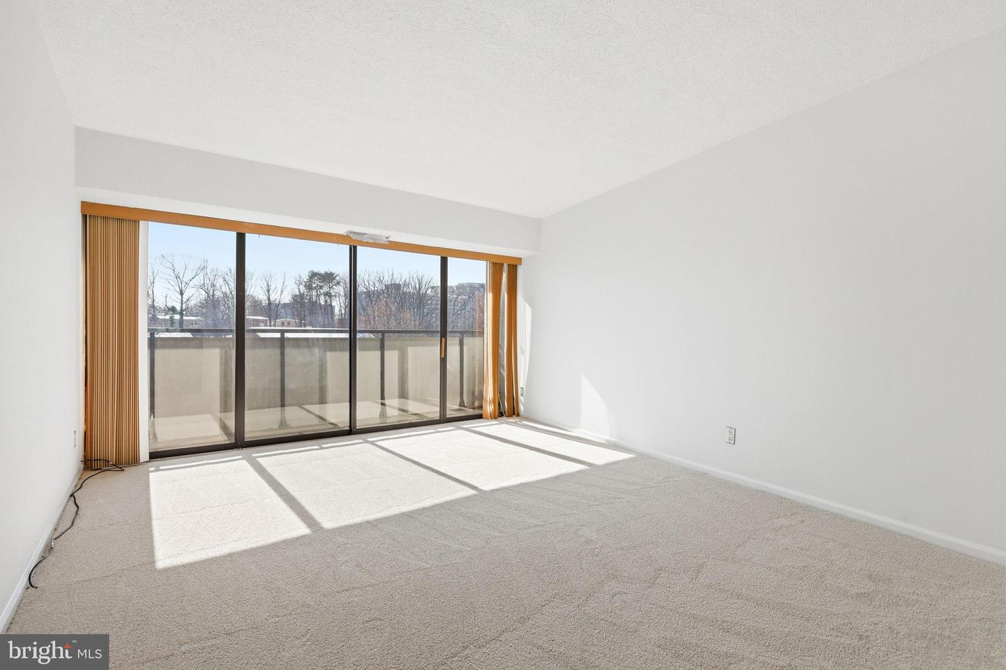 5300 COLUMBIA PIKE #908, ARLINGTON, Virginia 22204, 2 Bedrooms Bedrooms, 7 Rooms Rooms,2 BathroomsBathrooms,Residential,For sale,5300 COLUMBIA PIKE #908,VAAR2069248 MLS # VAAR2069248