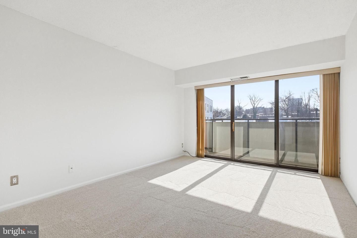 5300 COLUMBIA PIKE #908, ARLINGTON, Virginia 22204, 2 Bedrooms Bedrooms, 7 Rooms Rooms,2 BathroomsBathrooms,Residential,For sale,5300 COLUMBIA PIKE #908,VAAR2069248 MLS # VAAR2069248