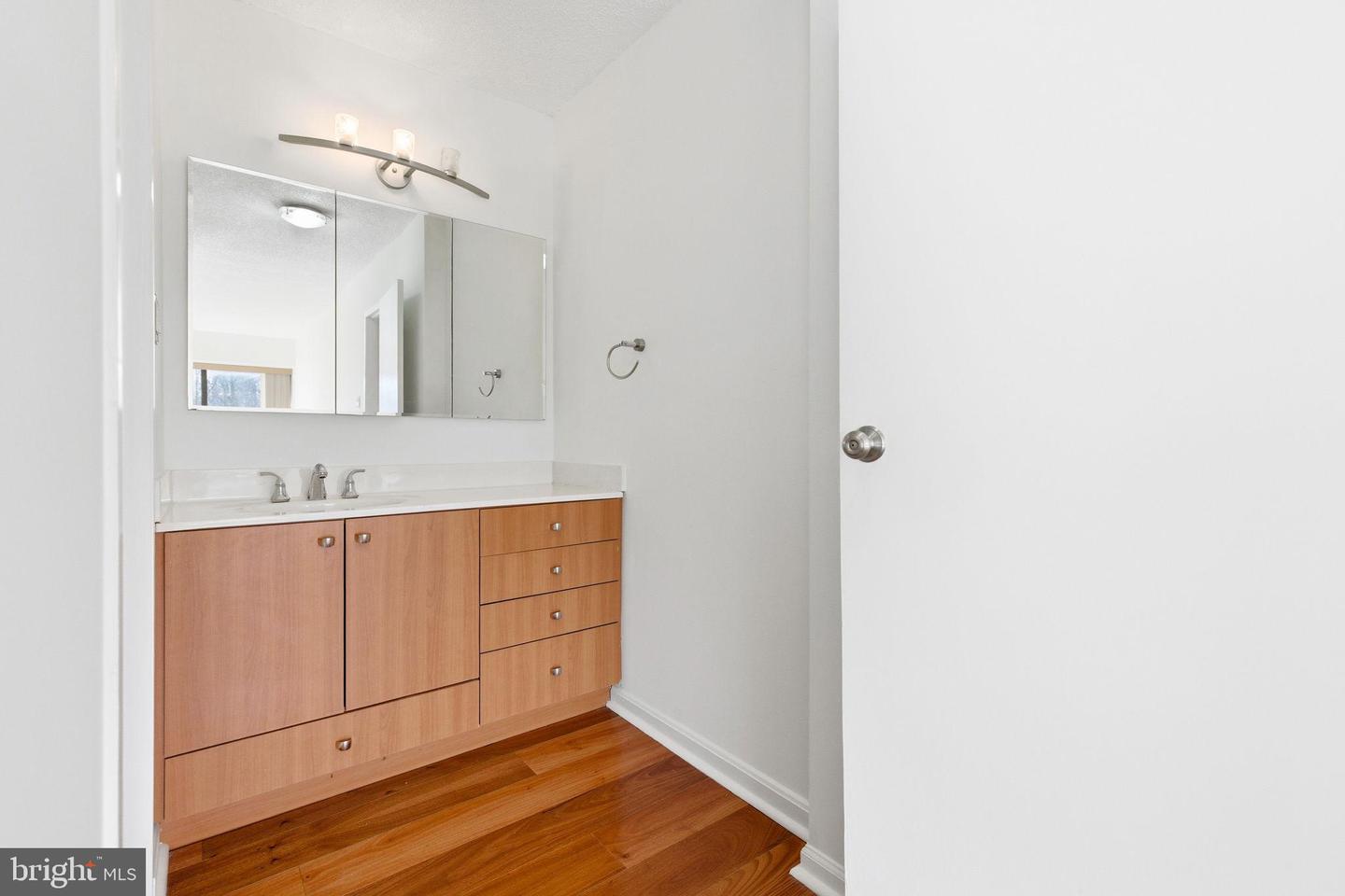 5300 COLUMBIA PIKE #908, ARLINGTON, Virginia 22204, 2 Bedrooms Bedrooms, 7 Rooms Rooms,2 BathroomsBathrooms,Residential,For sale,5300 COLUMBIA PIKE #908,VAAR2069248 MLS # VAAR2069248