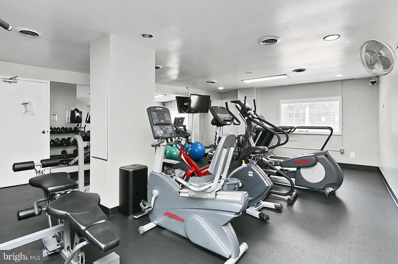 5300 COLUMBIA PIKE #908, ARLINGTON, Virginia 22204, 2 Bedrooms Bedrooms, 7 Rooms Rooms,2 BathroomsBathrooms,Residential,For sale,5300 COLUMBIA PIKE #908,VAAR2069248 MLS # VAAR2069248